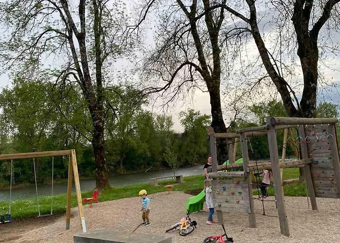 Apartma Tom * Metlika